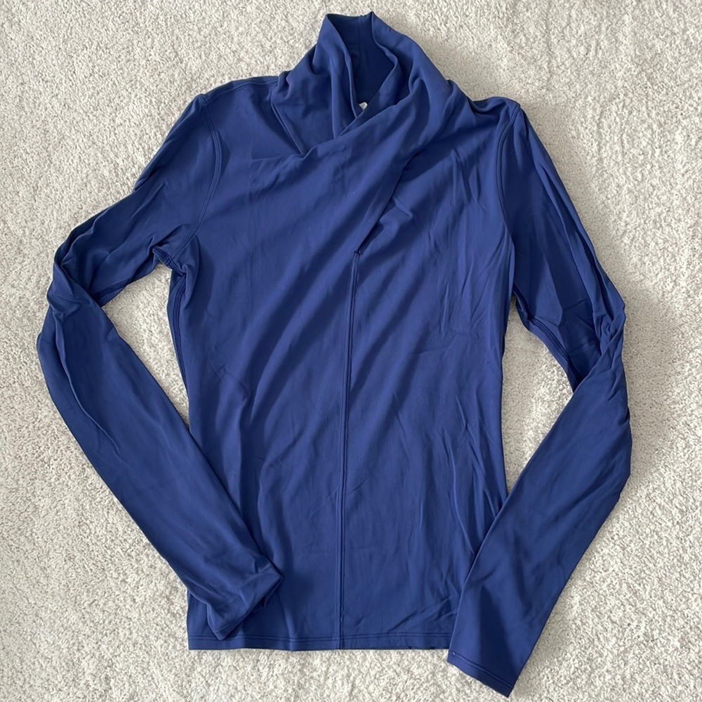 Lululemon twist neck top. Size 4.
